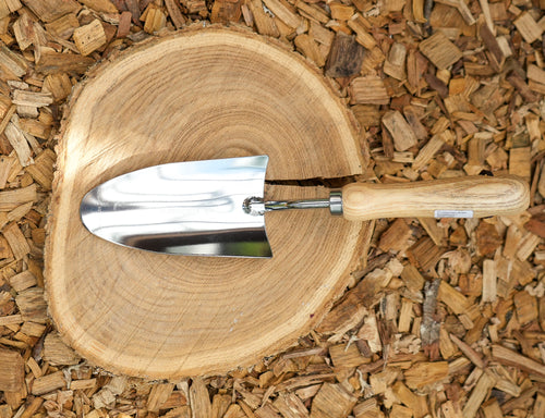 Blumenkelle aus Edelstahl mit Holzgriff
